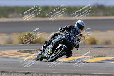 media/Oct-08-2022-SoCal Trackdays (Sat) [[1fc3beec89]]/Turn 14 (1050am)/